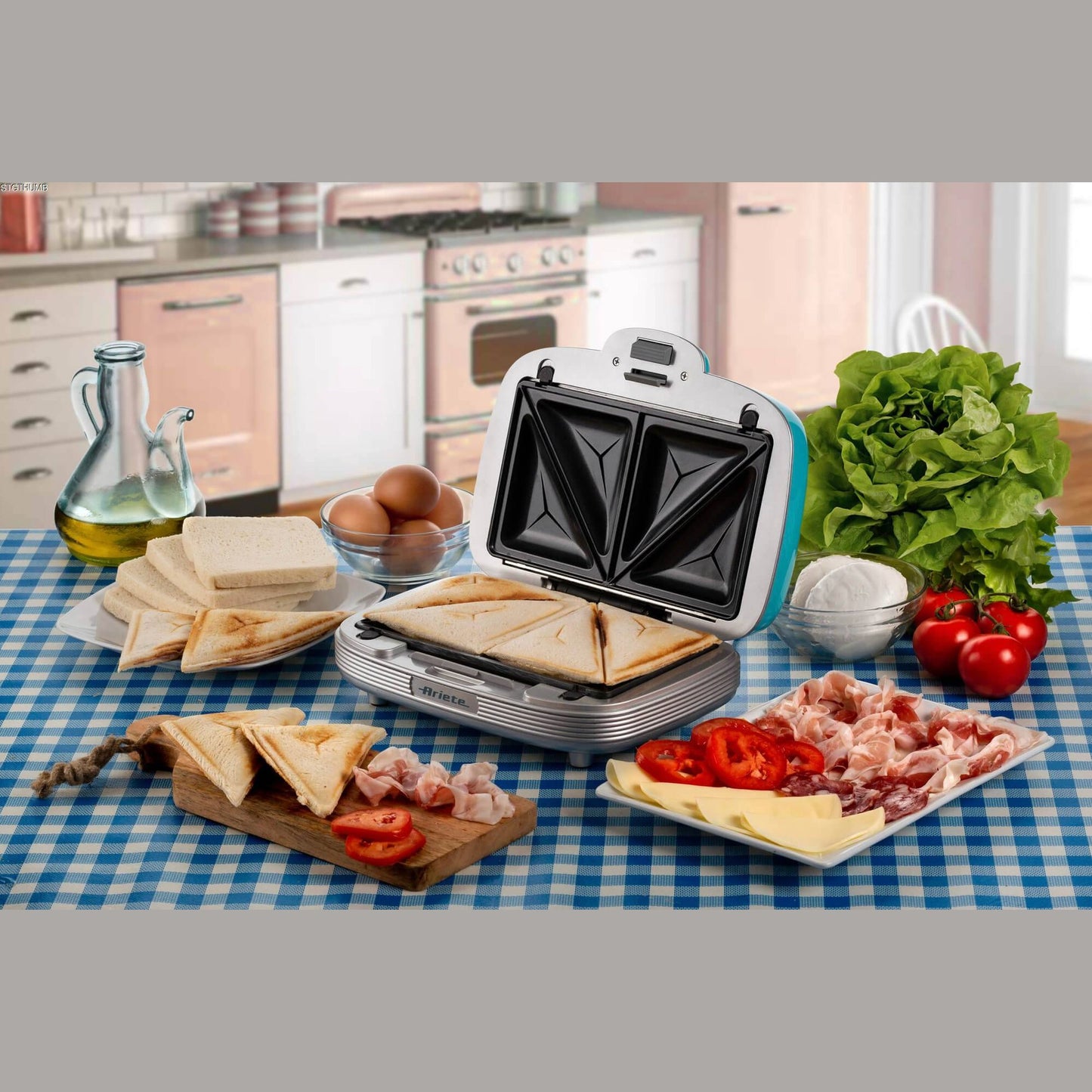 Sandwiches and cookies 3 in 1