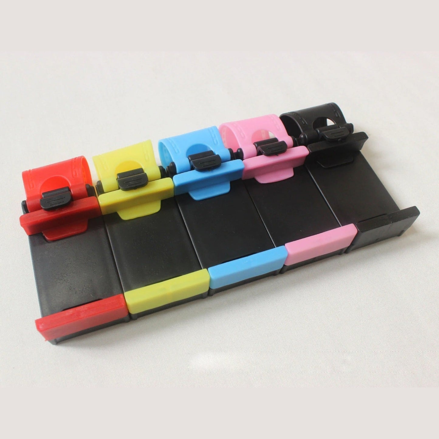 Universal Car Steering Wheel Mobile Phone Holder Mount Buckle Socket Holder Bike Clip Navigation