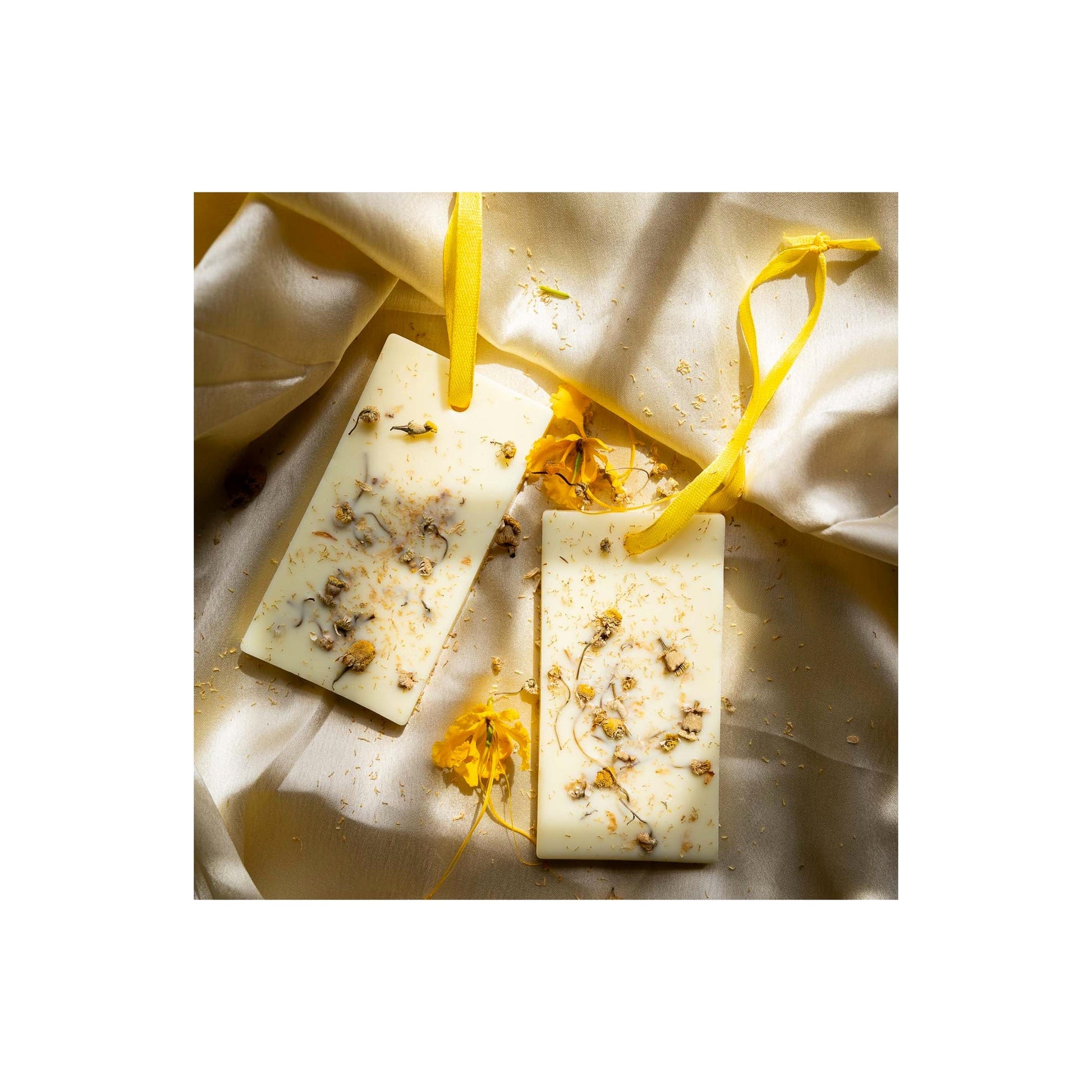 SCENTED STORIES SOY WAX TABLET - VANILLA & CHAMOMILE - Medaid International